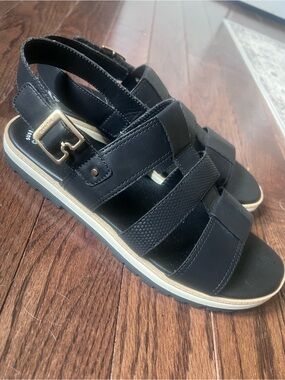 Dr. Scholl's Black “ Talk It Out” Strappy Buckle Sandals